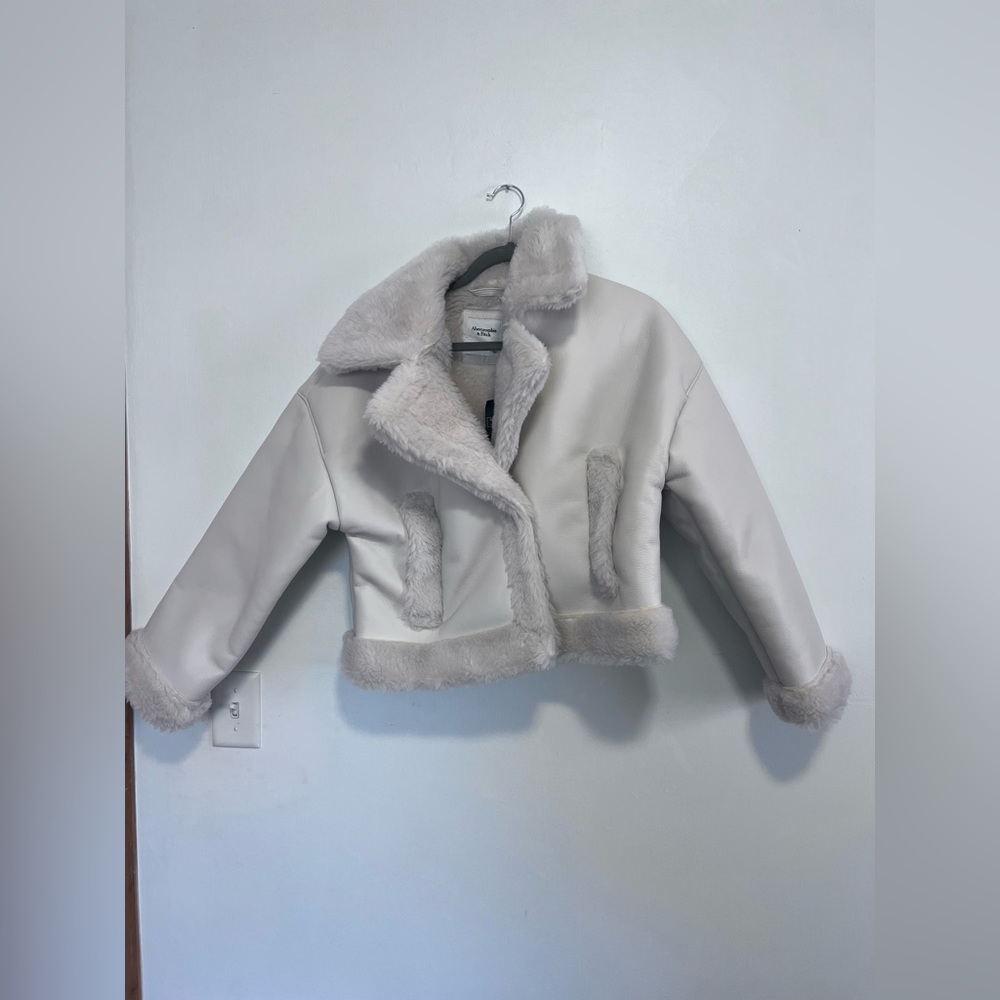 Abercrombie Jacket Size S NWT